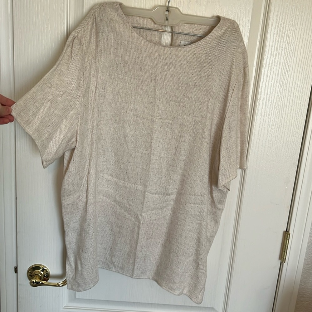 Briggs New York blouse Lenin material. Great layering piece to add texture